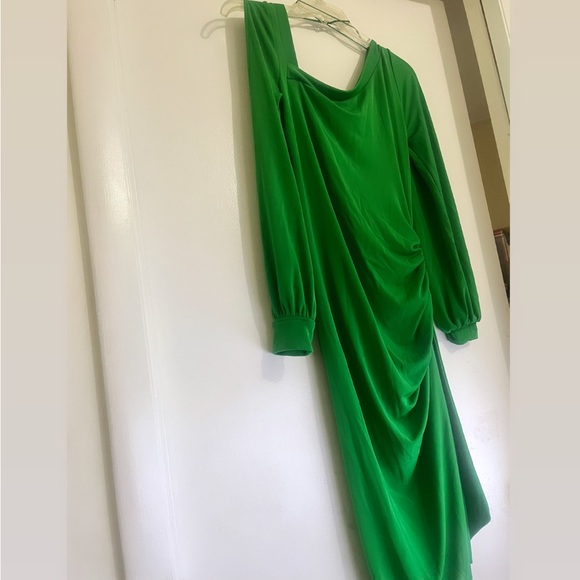 Cache Green Dress - Picture 2 of 2